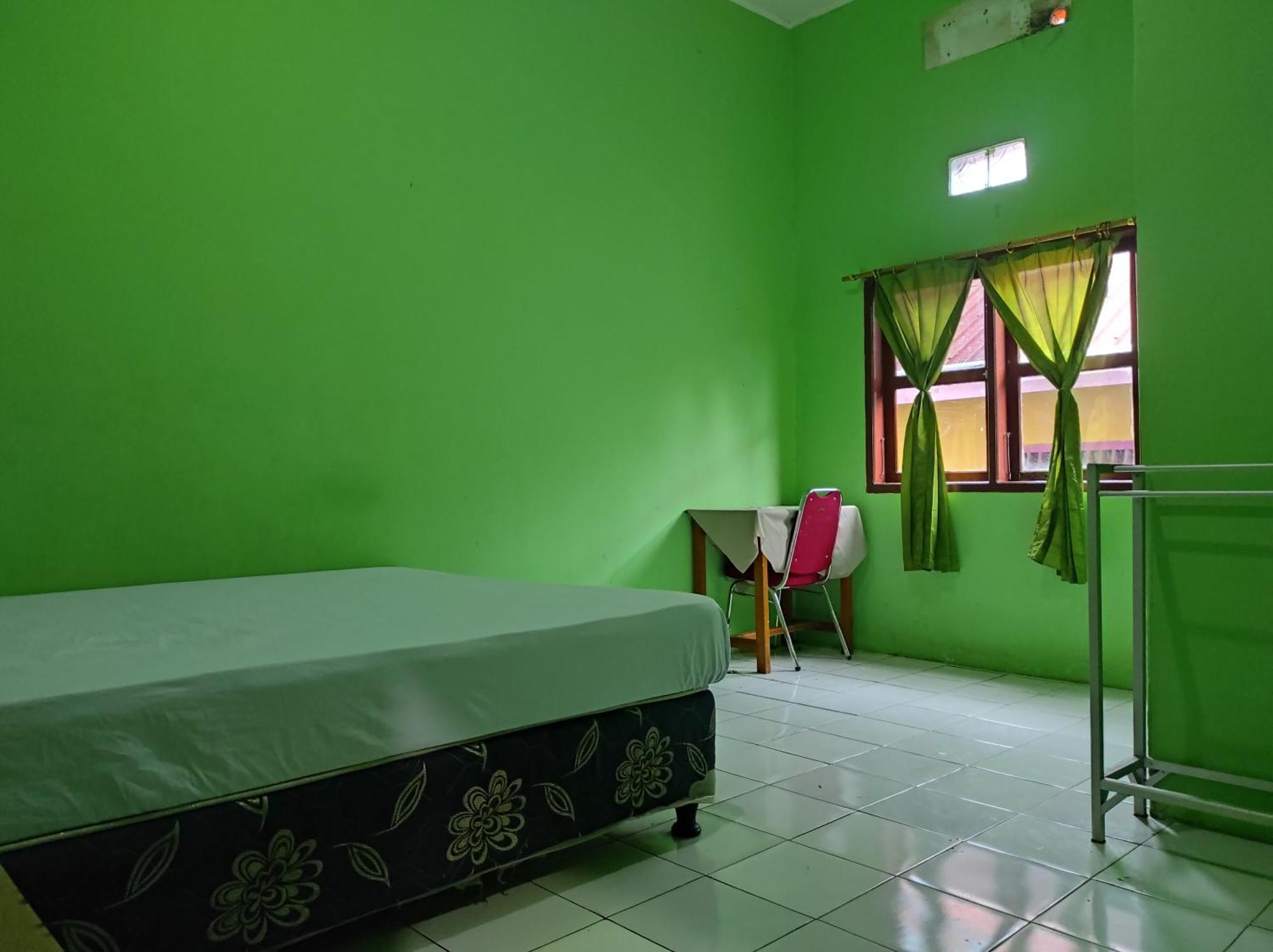 Karema Oyo 93411 Syariah Hotel Tomborang מראה חיצוני תמונה